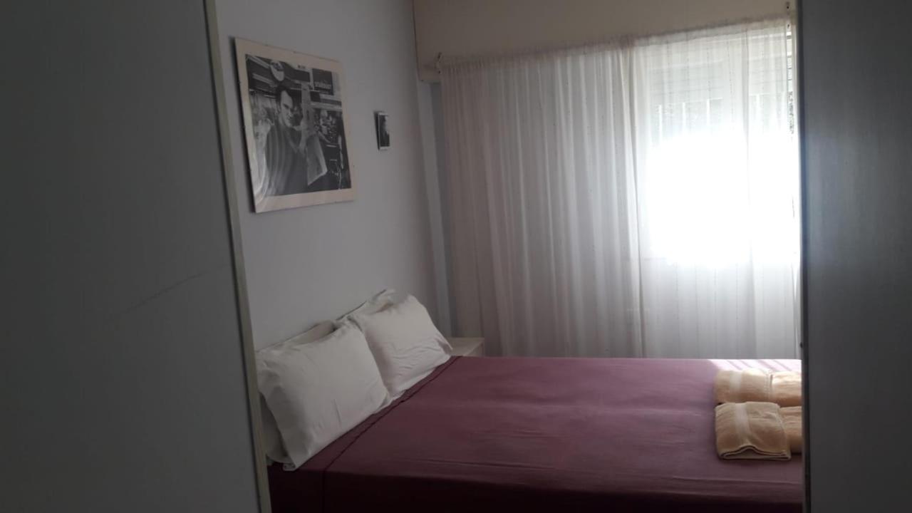 Hotel De Cine Las Golondrinas Villa Gesell Bilik gambar
