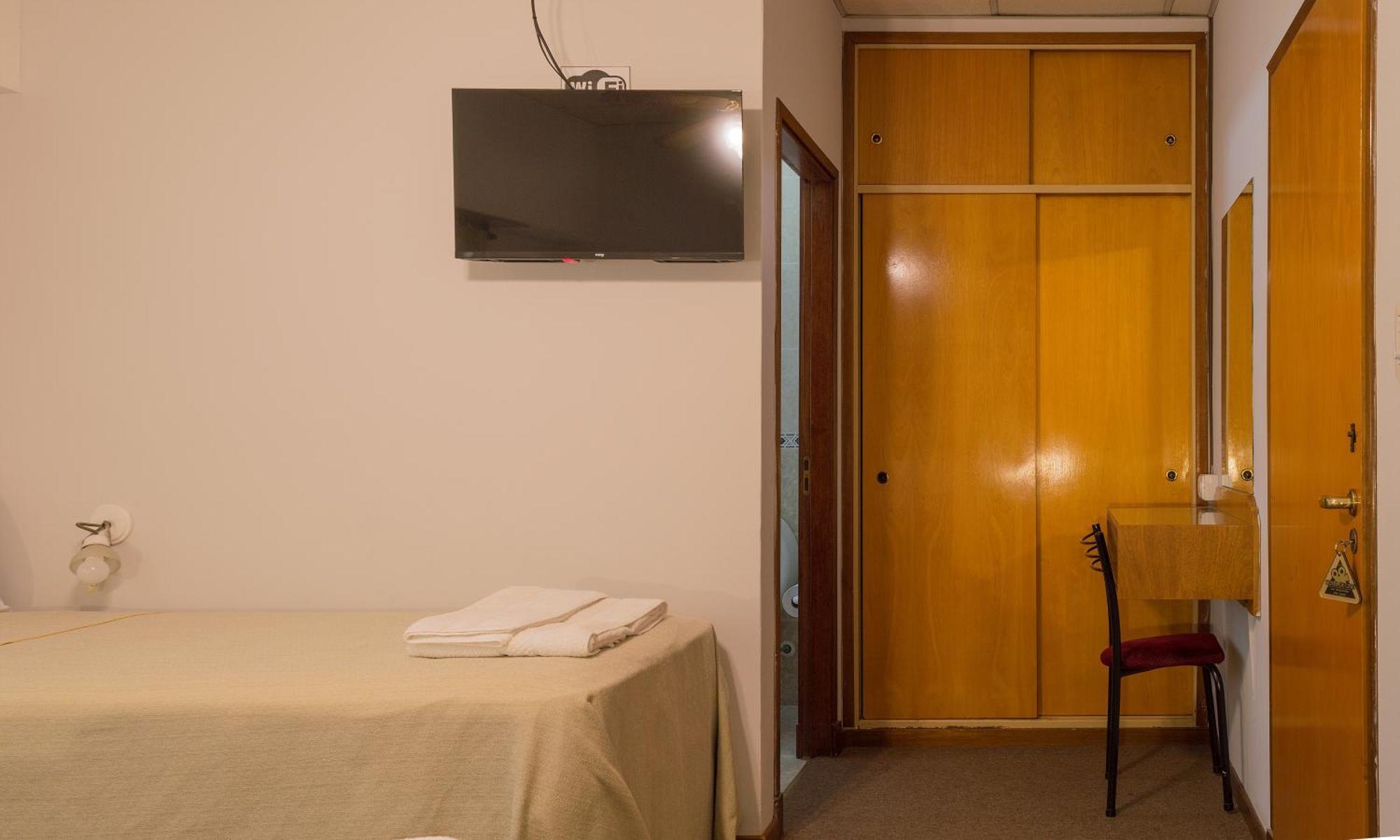 Hotel De Cine Las Golondrinas Villa Gesell Bilik gambar