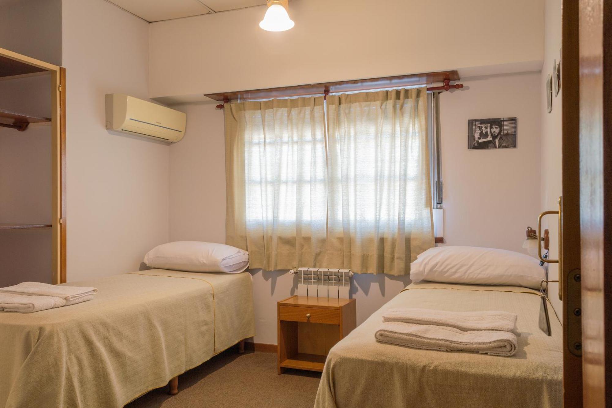 Hotel De Cine Las Golondrinas Villa Gesell Bilik gambar