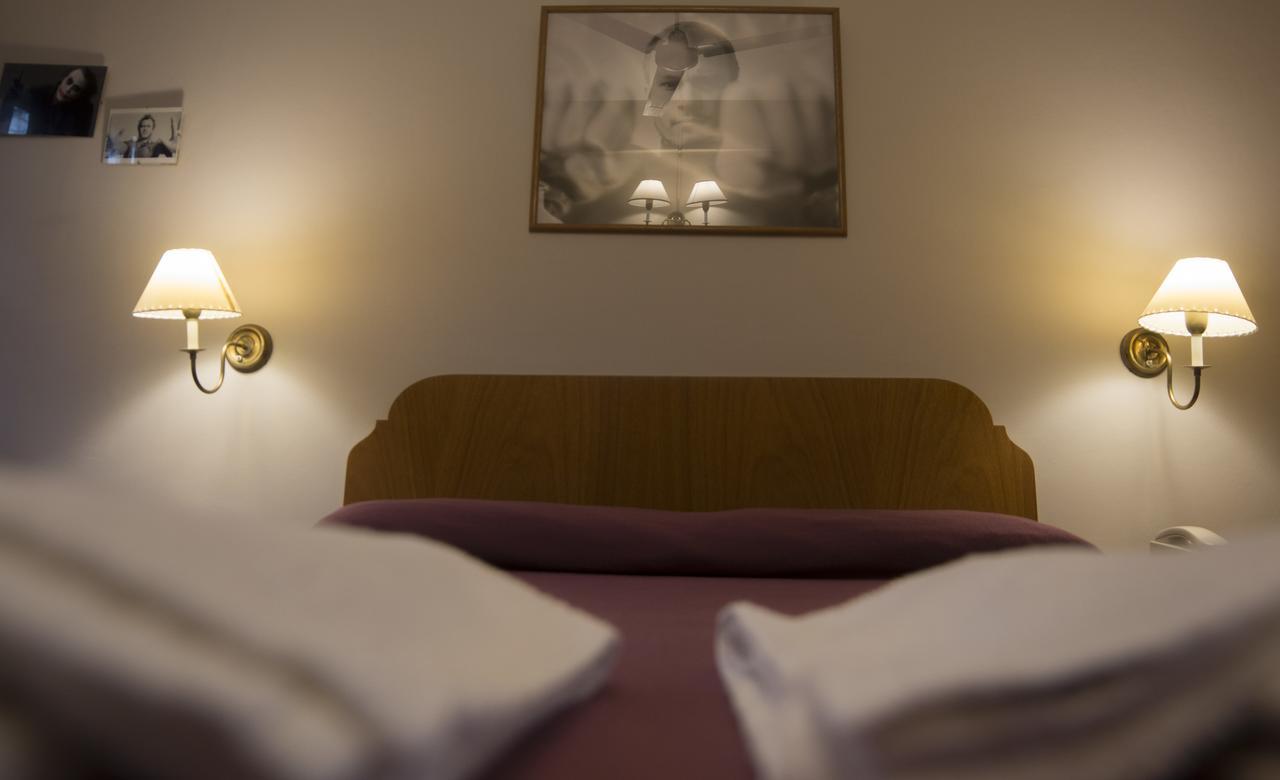 Hotel De Cine Las Golondrinas Villa Gesell Luaran gambar